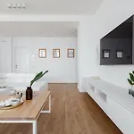 Royal Sky Penthouse Apartment *